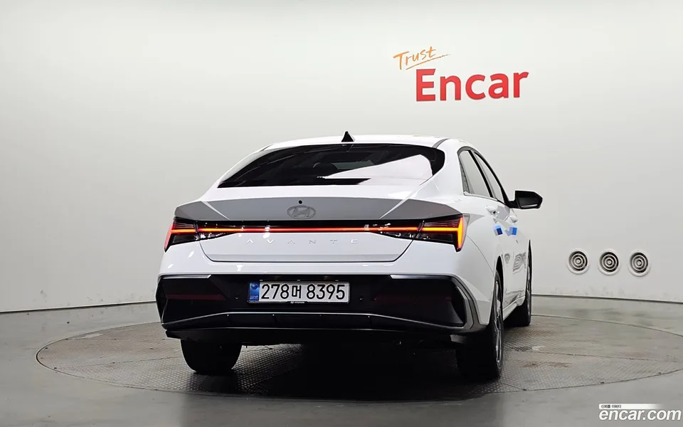 Hyundai Avante CN7 Hybrid 2025 — миниатюра 4