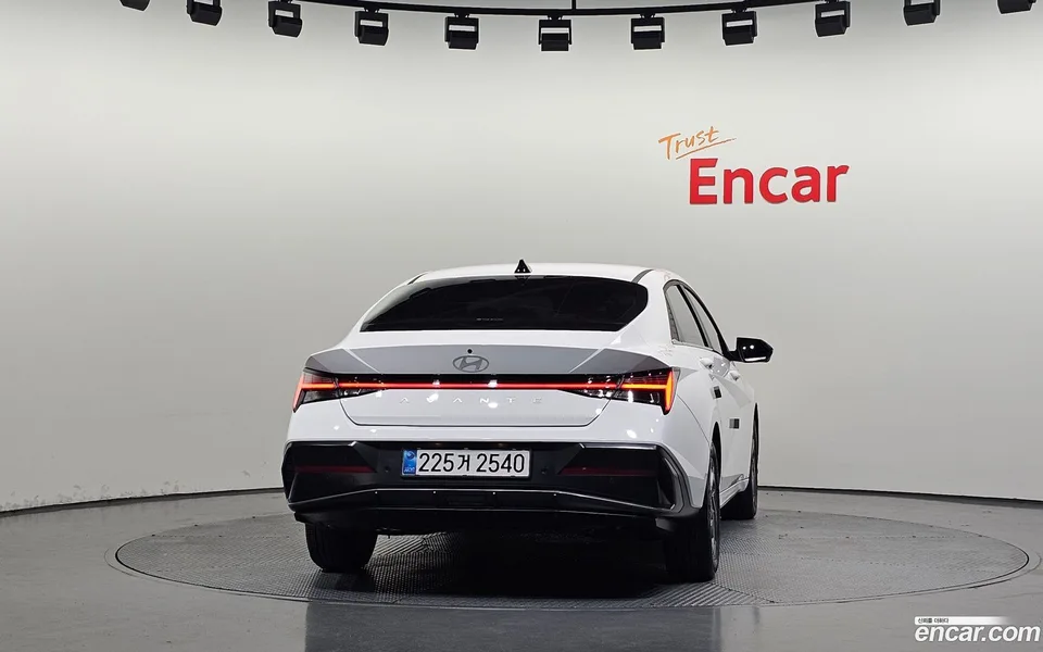 Hyundai Avante CN7 Hybrid 2025 — миниатюра 4