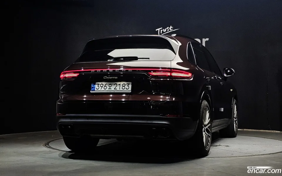 Porsche Cayenne 3.0 E- 2023 — thumbnail 4