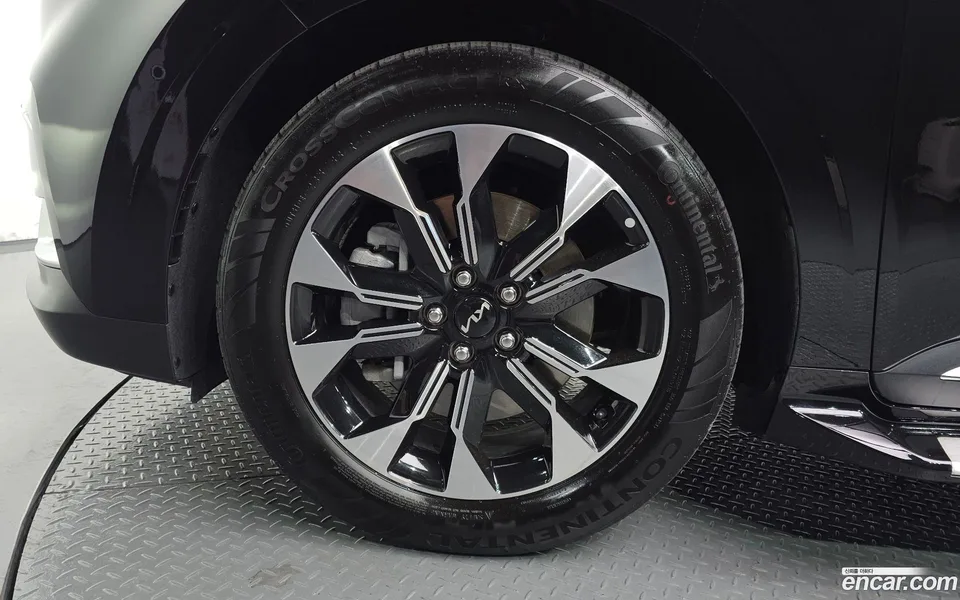 Kia Carnival 9 2023 — thumbnail 5