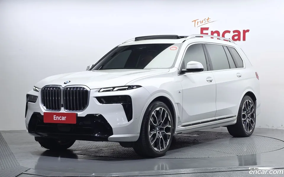 BMW X7 xDrive 40i M 7 2023 — photo 1, buy with delivery to Moscow
