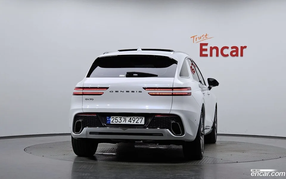 Genesis GV70 2.5T 2WD 2023 — thumbnail 4