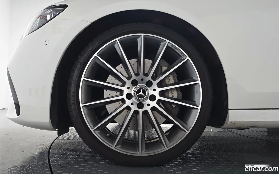 Mercedes-Benz E-Class E350 4MATIC AMG Line 2022 — thumbnail 5