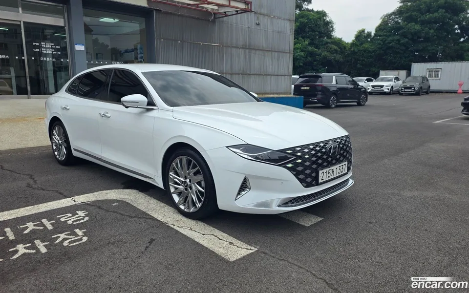 Hyundai Grandeur IG Hybrid 2022 — thumbnail 3