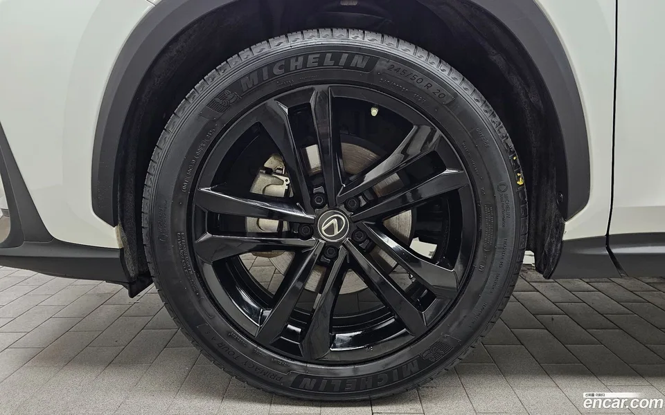 Lexus NX 350h 2022 — thumbnail 2