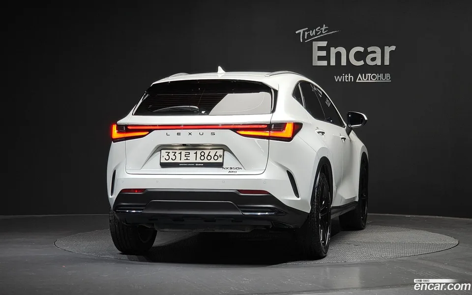 Lexus NX 350h 2022 — thumbnail 4