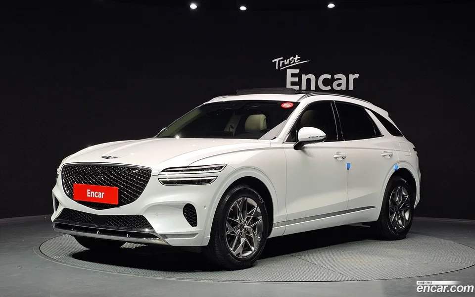 Genesis GV70 2.5T 2WD 2022 — photo 1, buy with delivery to Moscow