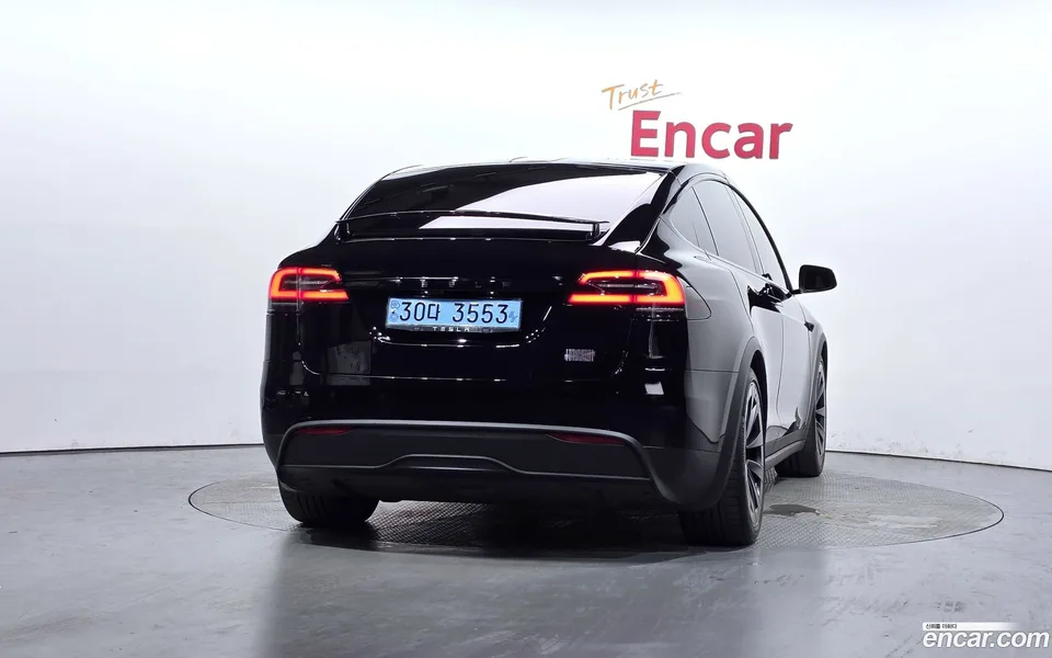 Tesla Model X 2023 — thumbnail 4