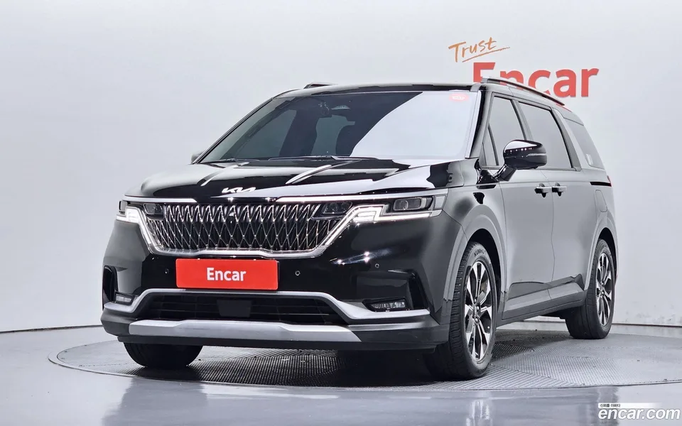 Kia Carnival 9 2023 — photo 1, buy with delivery to Moscow