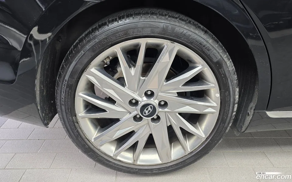 Hyundai Grandeur IG 3.3 2022 — thumbnail 2