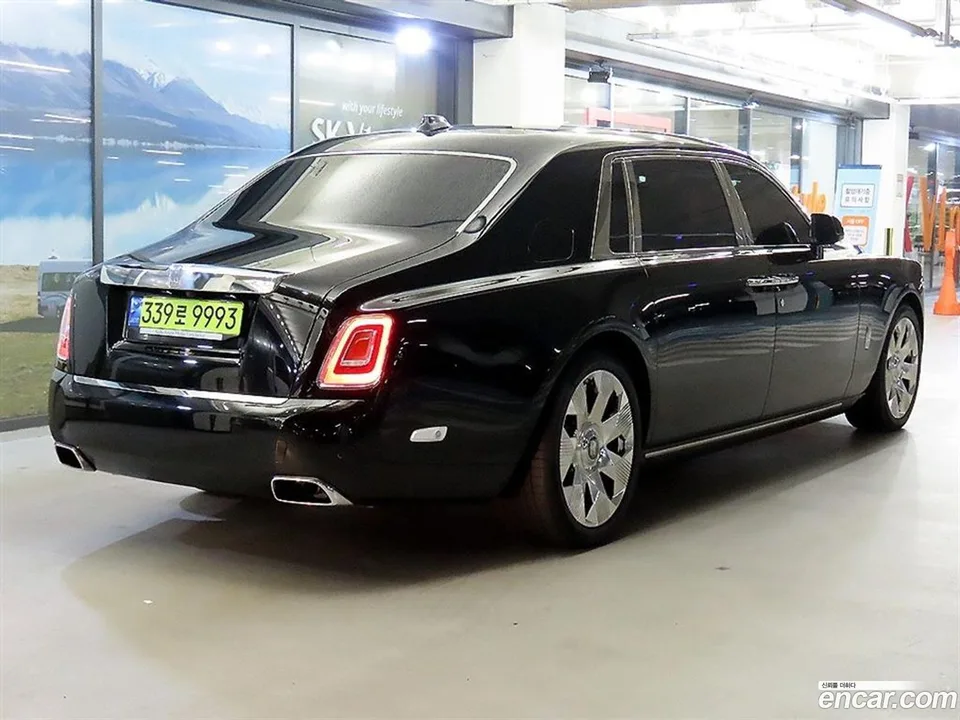 Rolls-Royce Phantom 6.7 EWB V12 2024 — thumbnail 4