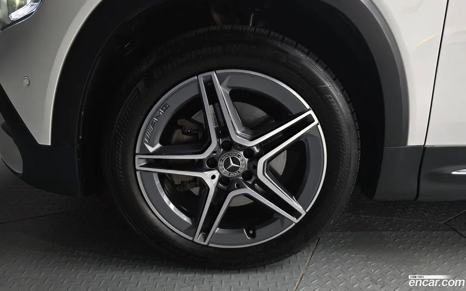 Mercedes-Benz GLB-Class GLB250 4MATIC 2022 — thumbnail 2