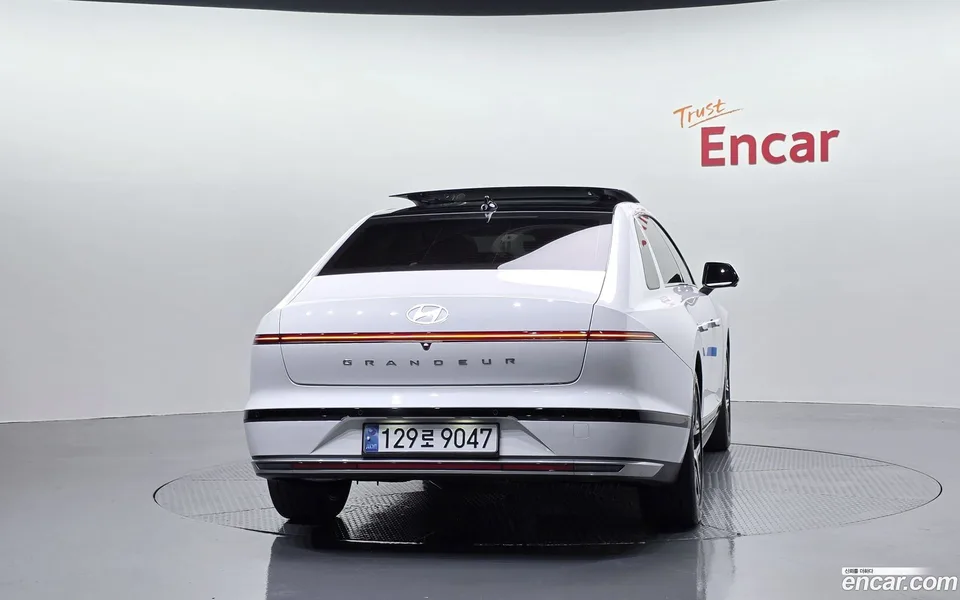 Hyundai Grandeur Hybrid 2023 — thumbnail 4