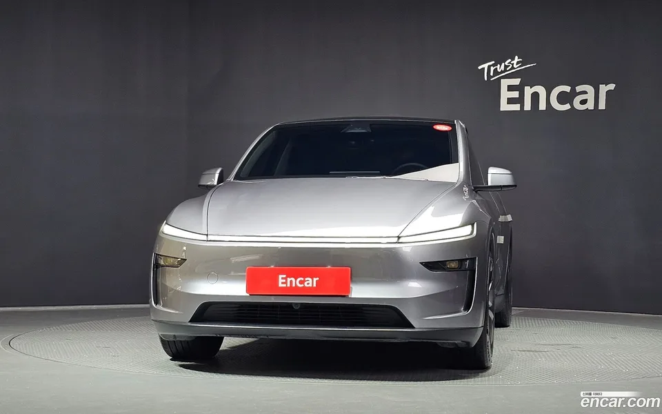 Tesla Model Y AWD 2025 — thumbnail 3