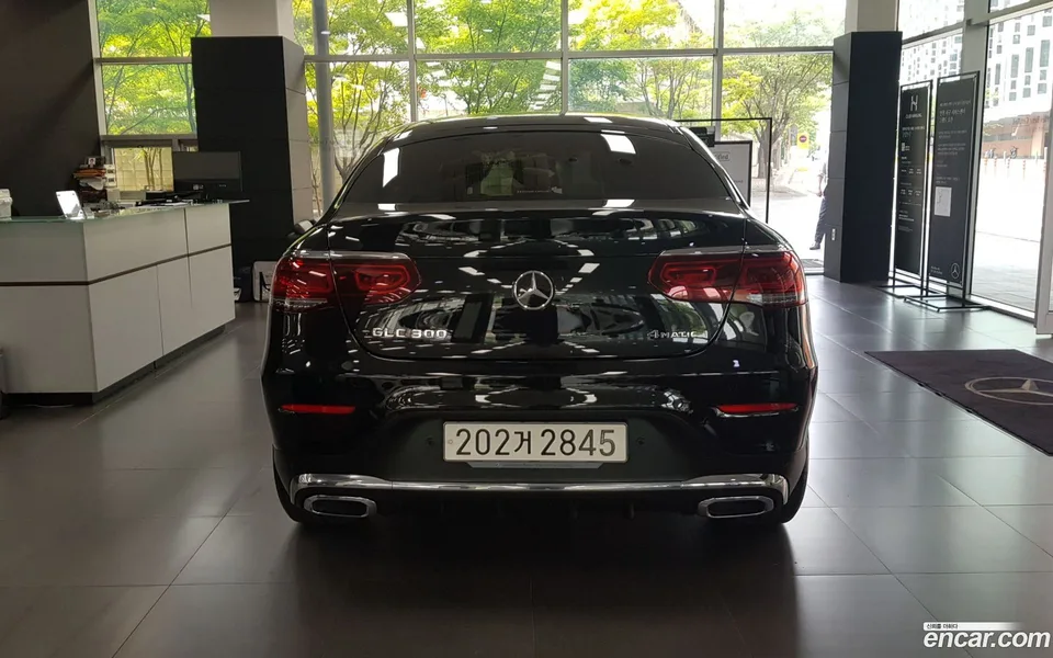 Mercedes-Benz GLC-Class GLC300 4MATIC 2023 — thumbnail 3