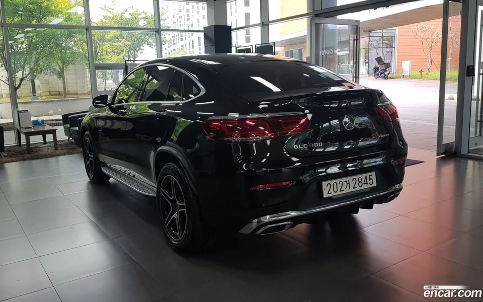 Mercedes-Benz GLC-Class GLC300 4MATIC 2023 — thumbnail 4