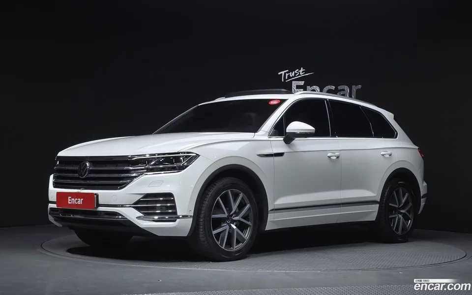 Volkswagen Touareg 3.0 TDI 2023 — фото 1, купить с доставкой в Москву