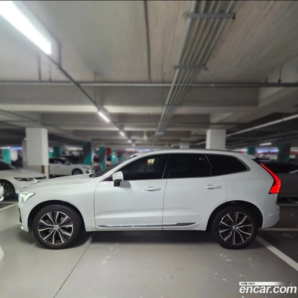 Volvo XC60 B6 2022 — thumbnail 4