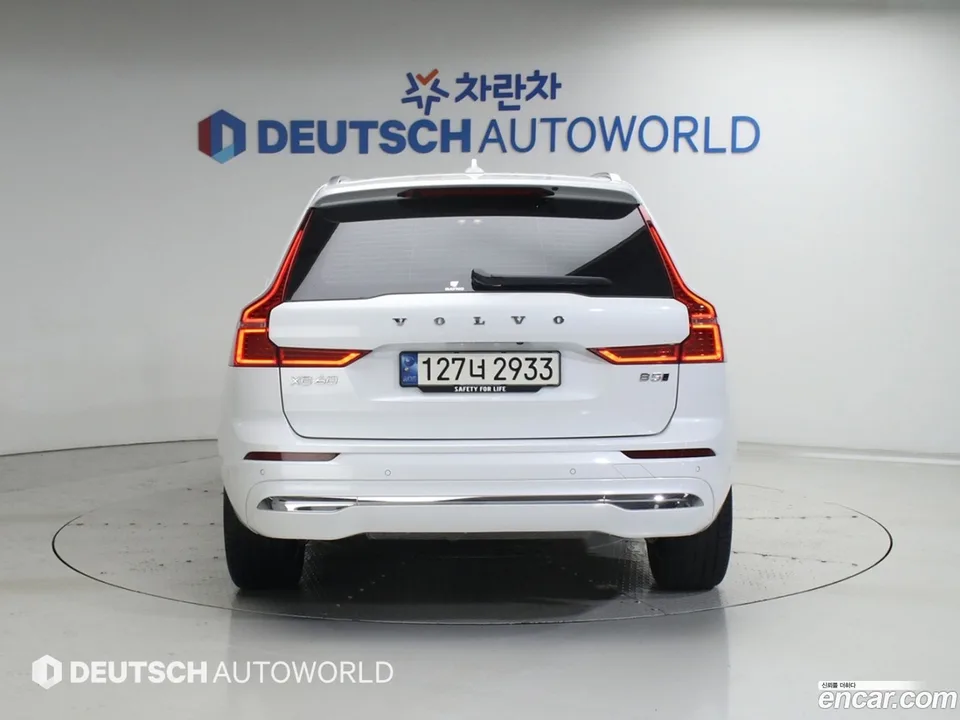 Volvo XC60 B5 2023 — thumbnail 4