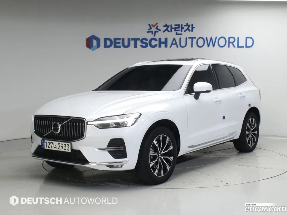 Volvo XC60 B5 2023 — photo 1, buy with delivery to Moscow