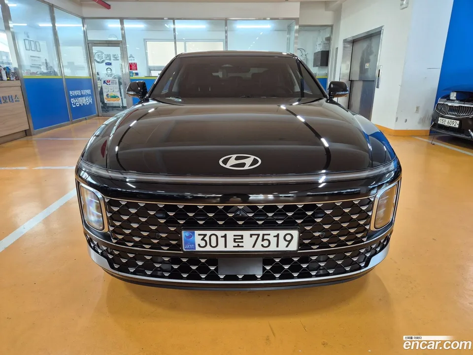 Hyundai Grandeur 2.5 2WD 2023 — thumbnail 3