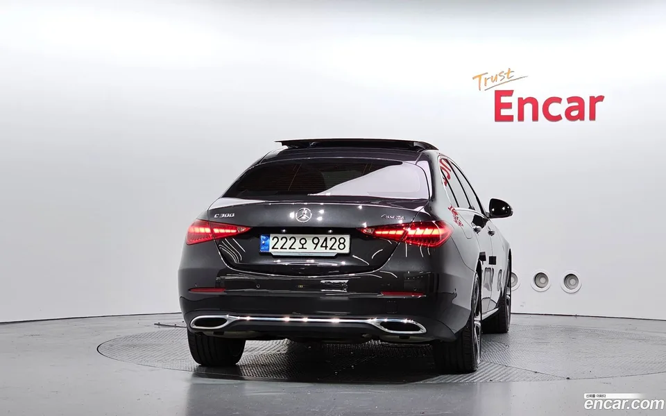Mercedes-Benz C-Class C300 4MATIC 2023 — thumbnail 4
