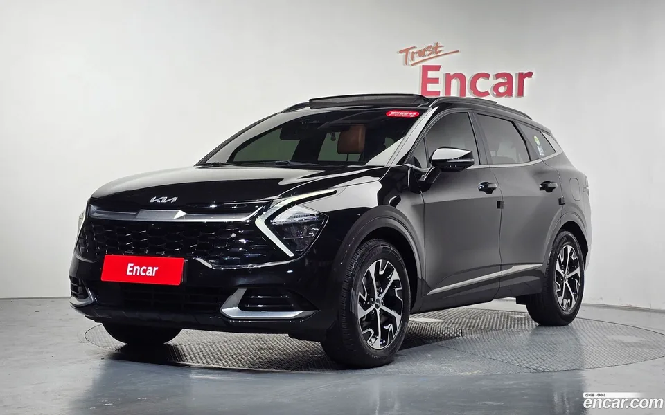 Kia Sportage Hybrid 2WD 2022 — photo 1, buy with delivery to Moscow