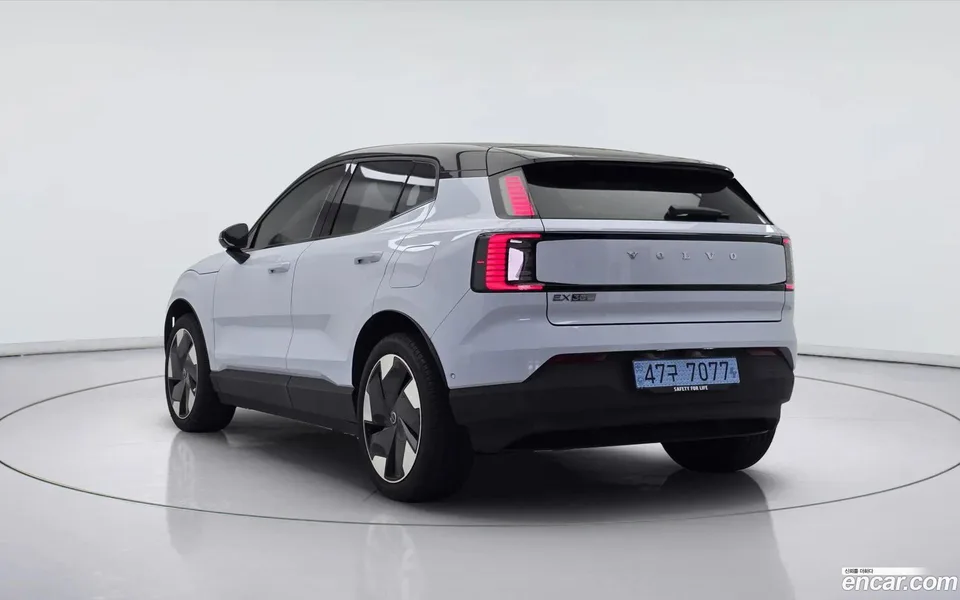 Volvo EX30 2025 — thumbnail 4