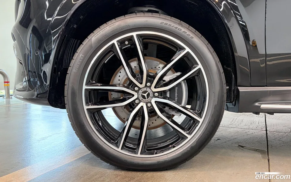 Mercedes-Benz GLS-Class GLS580 4MATIC 2025 — thumbnail 5