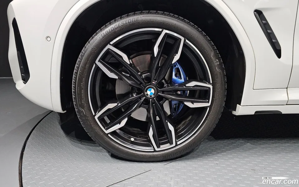 BMW X4 xDrive M40i 2025 — thumbnail 2