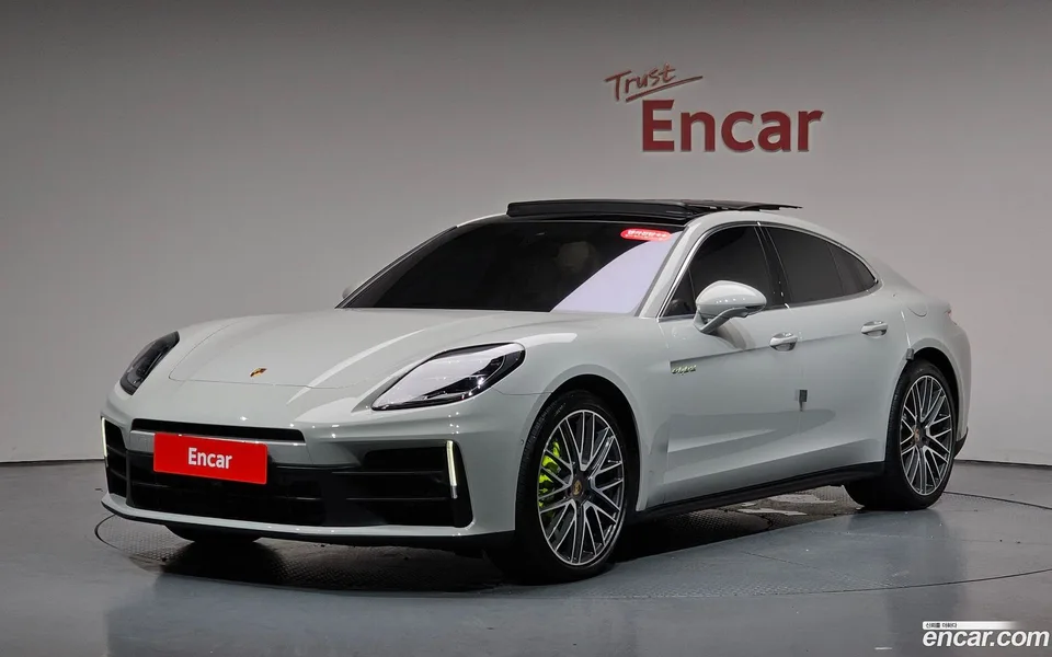 Porsche Panamera (976) 2.9 AWD E- 2025 — photo 1, buy with delivery to Moscow