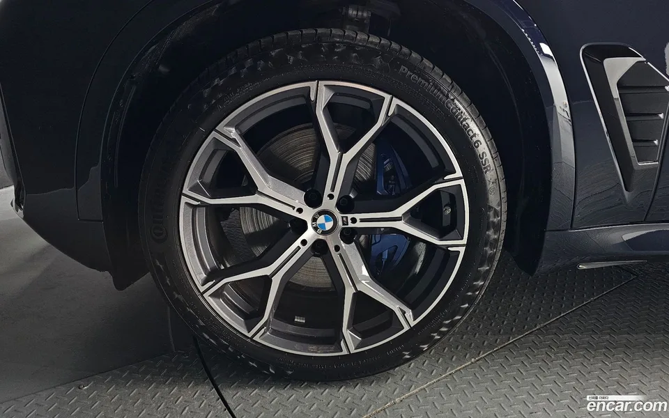 BMW X5 xDrive 40i M 2025 — thumbnail 2