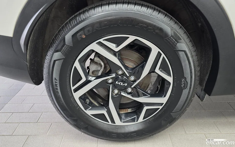 Kia Sportage 2.0 2WD 2023 — thumbnail 2