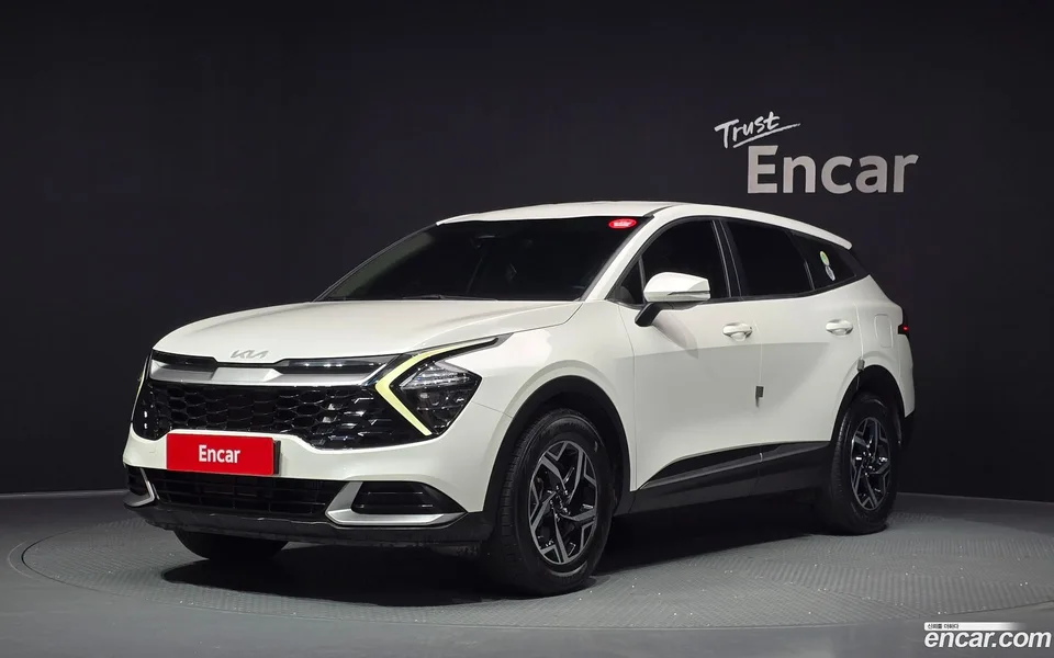 Kia Sportage 2.0 2WD 2023 — photo 1, buy with delivery to Moscow