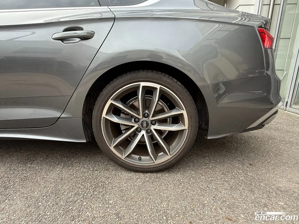 Audi A5 40 TFSI 2022 — thumbnail 2