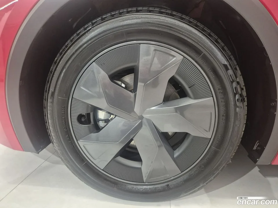 Toyota Prius 2.0 LE 2024 — thumbnail 2