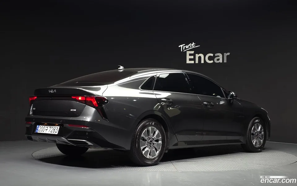 Kia K5 Hybrid 2023 — thumbnail 2