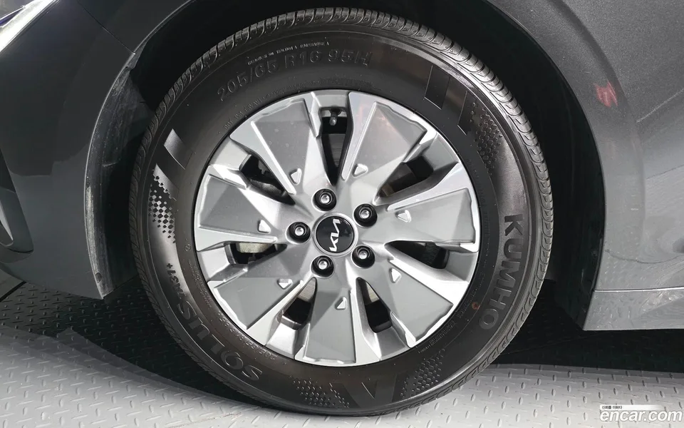 Kia K5 Hybrid 2023 — thumbnail 5