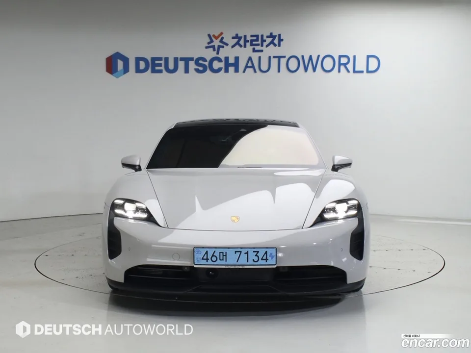 Porsche Taycan GTS 2022 — thumbnail 3