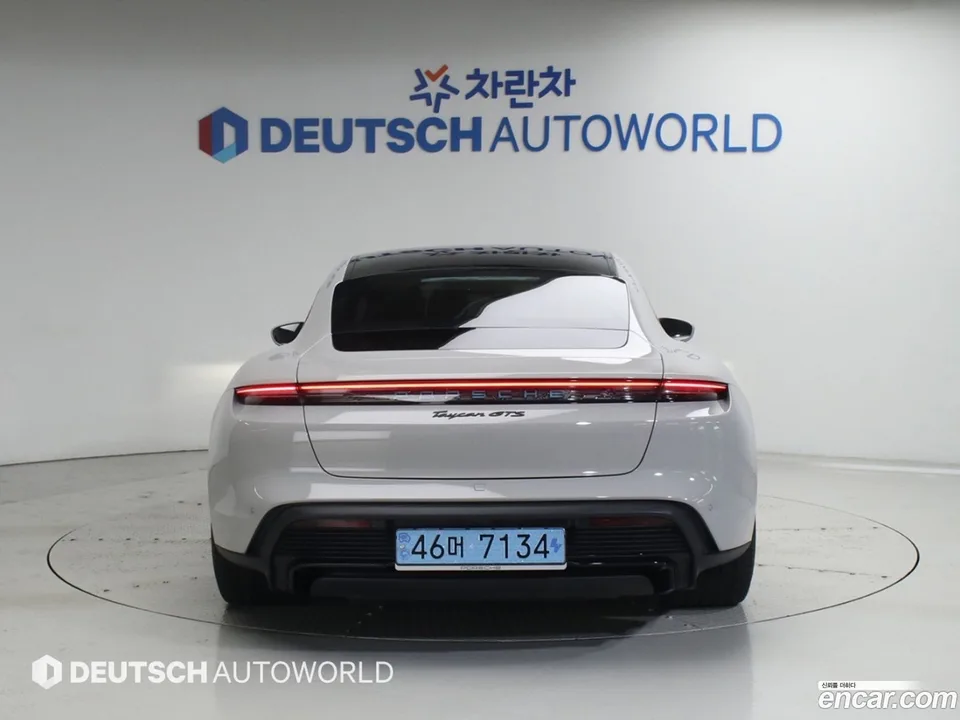 Porsche Taycan GTS 2022 — thumbnail 4