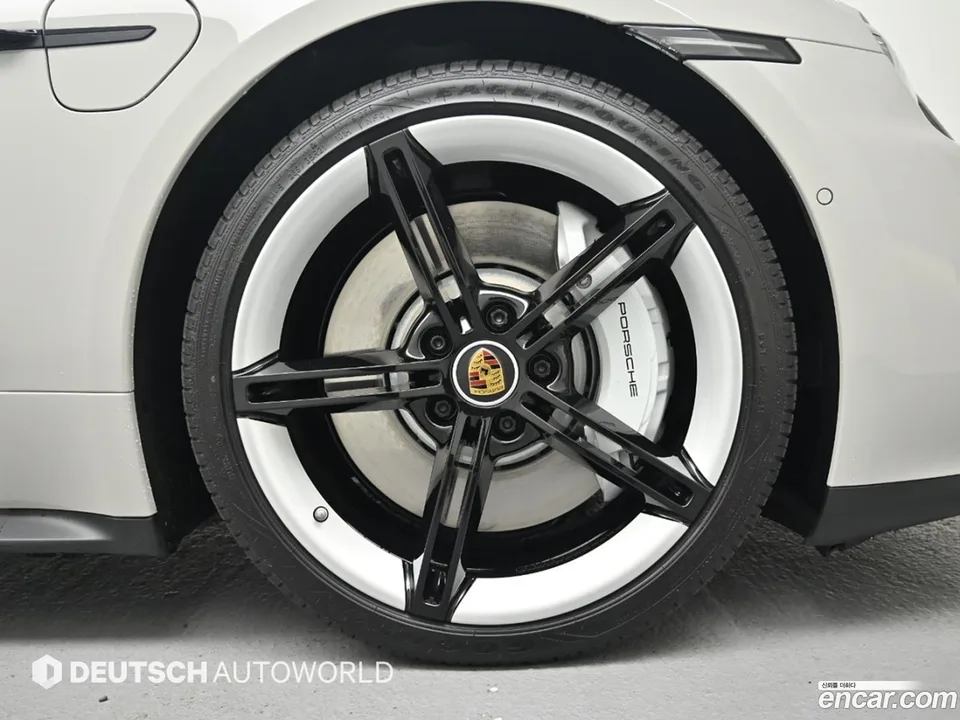 Porsche Taycan GTS 2022 — thumbnail 5