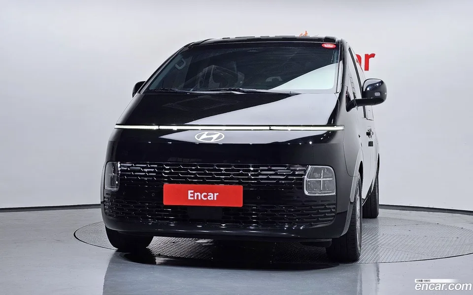 Hyundai Staria 4WD 9 2025 — миниатюра 3