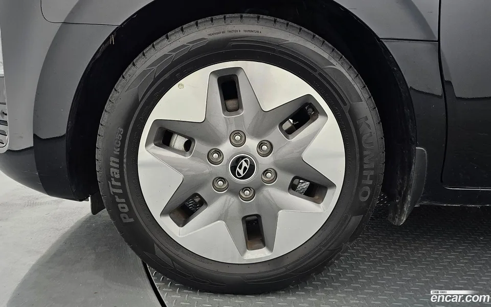 Hyundai Staria 4WD 9 2025 — thumbnail 5