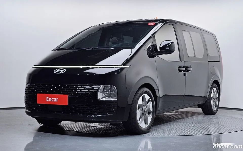 Hyundai Staria 4WD 9 2025 — фото 1, купить с доставкой в Москву