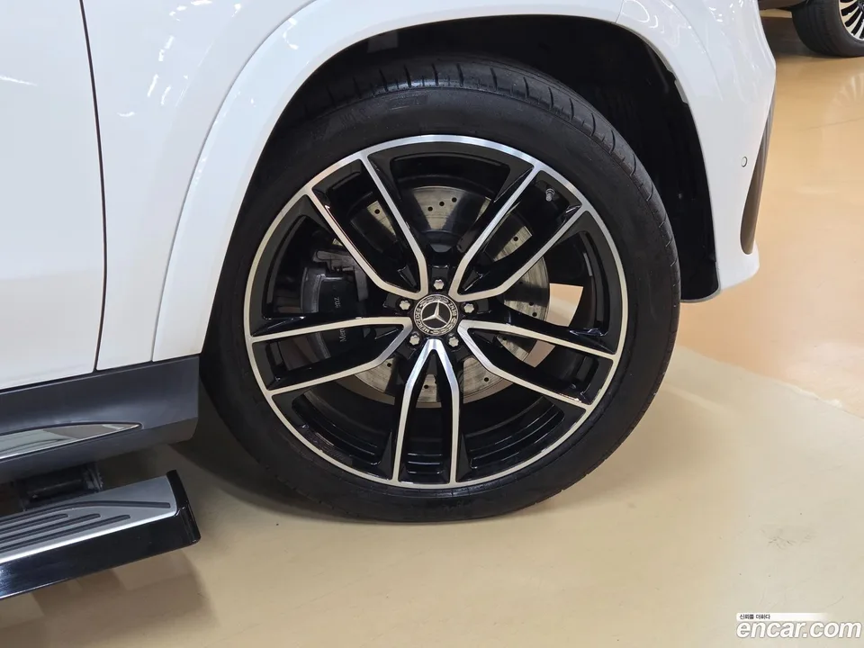 Mercedes-Benz GLS-Class GLS580 4MATIC 2024 — thumbnail 2