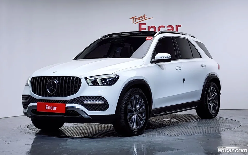 Mercedes-Benz GLE-Class GLE300d 4MATIC 2022 — фото 1, купить с доставкой в Москву