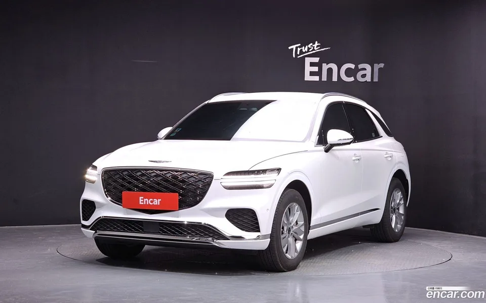 Genesis GV70 2.5T AWD 2024 — photo 1, buy with delivery to Moscow