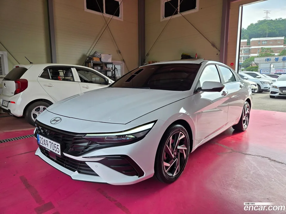 Hyundai Avante CN7 1.6 2024 — photo 1, buy with delivery to Moscow