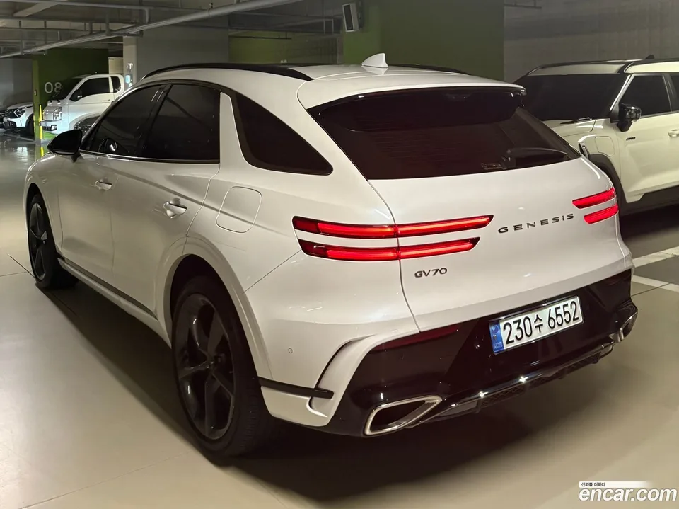 Genesis GV70 2.5T 2WD 2024 — thumbnail 3