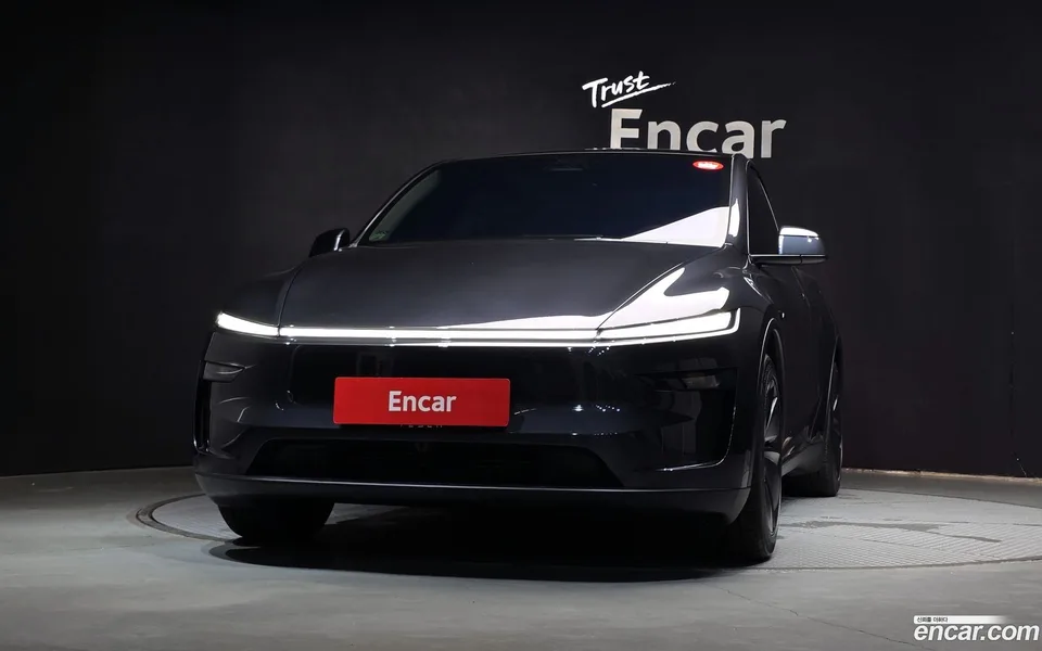 Tesla Model Y RWD 2025 — thumbnail 3